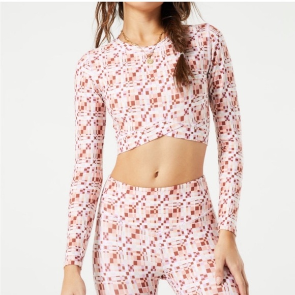 l*space Tops - L Space Aim High Pink Peach Long Sleeve Crop Top Size XL NWT